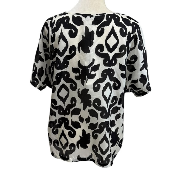 TILLEY NWT Women’s Small Slouchy Silk Tee Black Ikat Print Short Sleeve $220 - Picture 4 of 15